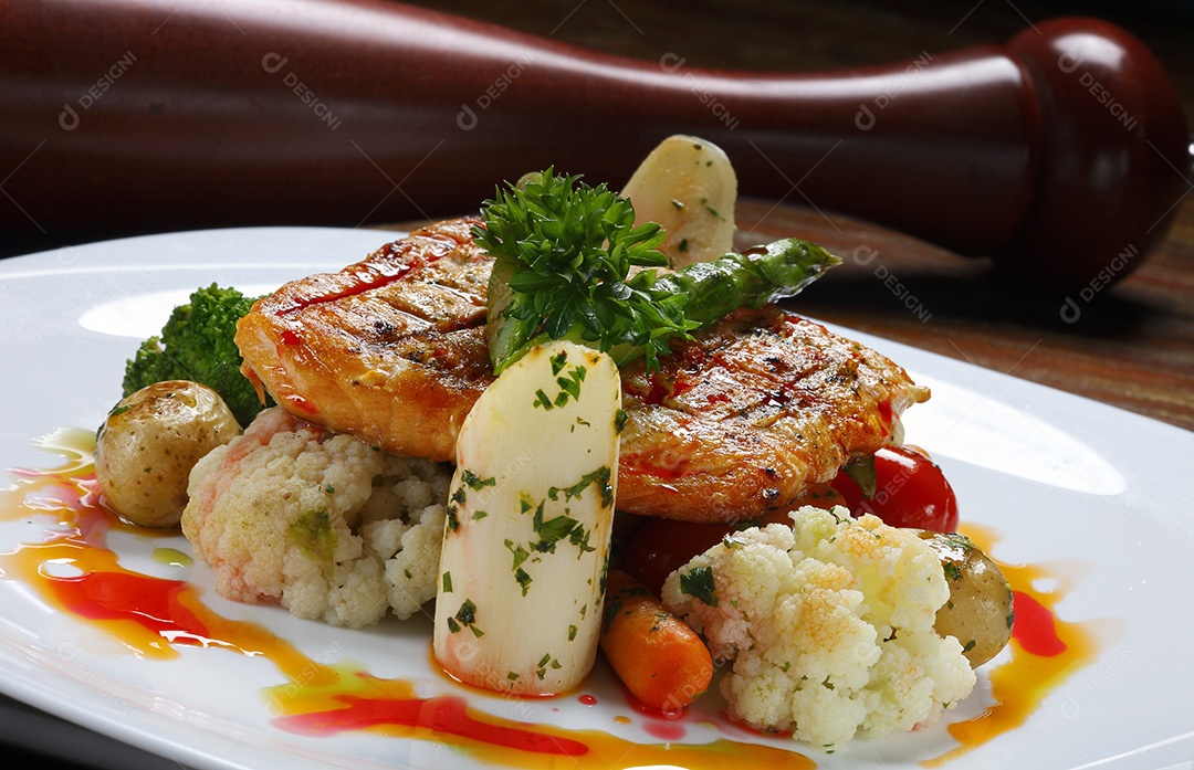 Tamboril com legumes e hortaliças