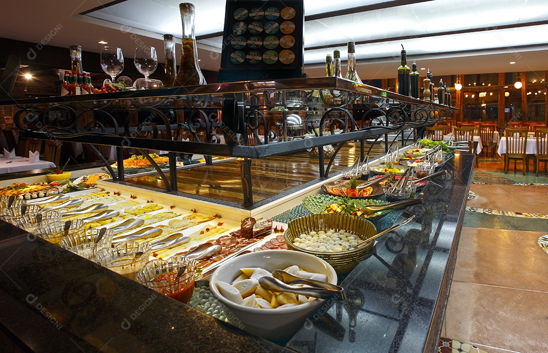 Buffet de um restaurante lindo