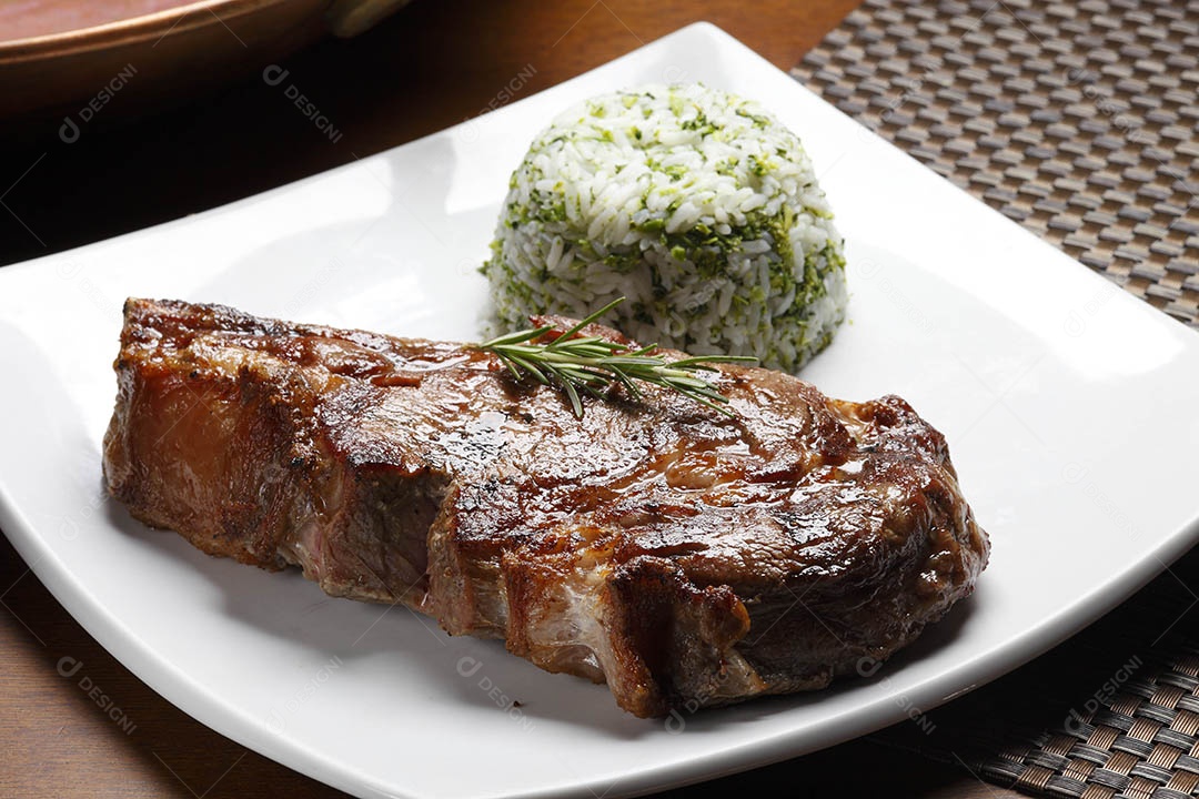 Carne churrasco com arroz de legumes
