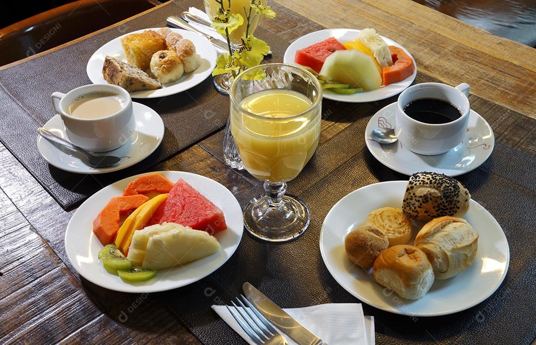 Detalhes do restaurante com delicioso café da manhã