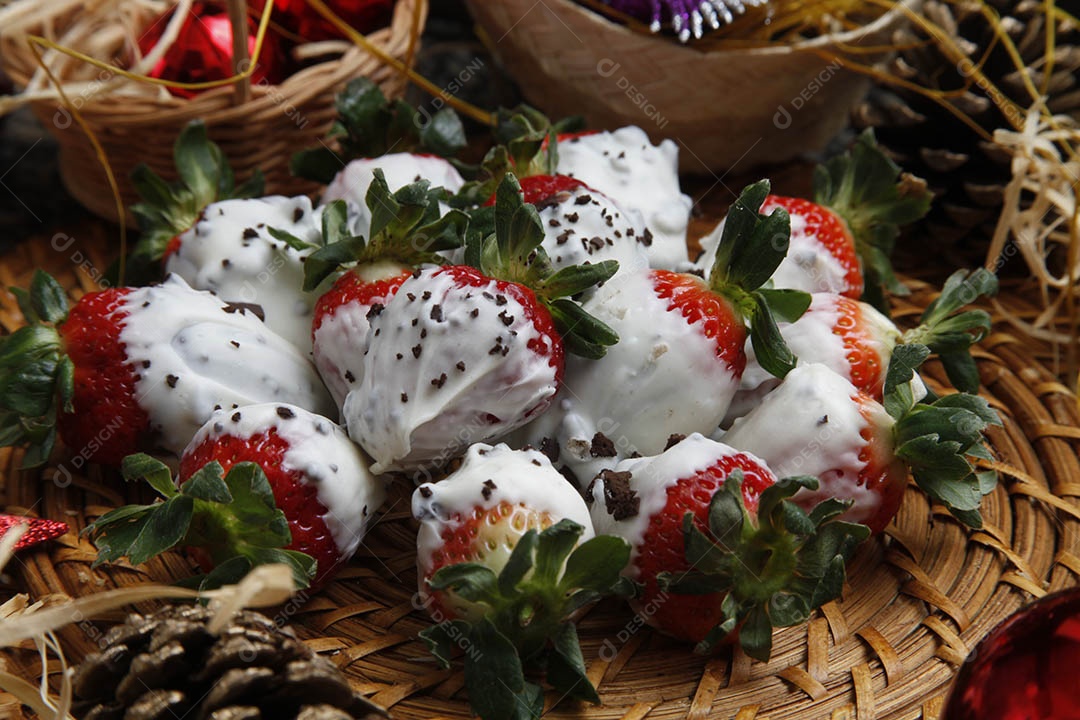 Morangos com cremes de chantilly