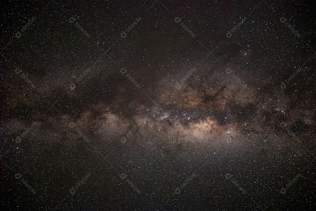 Céu noturno estrelado aberto astrofotografia em ângulo espaço longa exposição