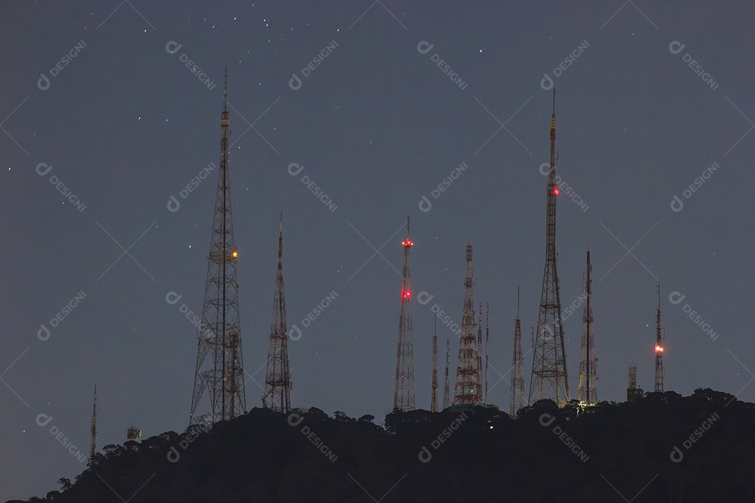 vista das antenas de sumaré no rio de Janeiro.