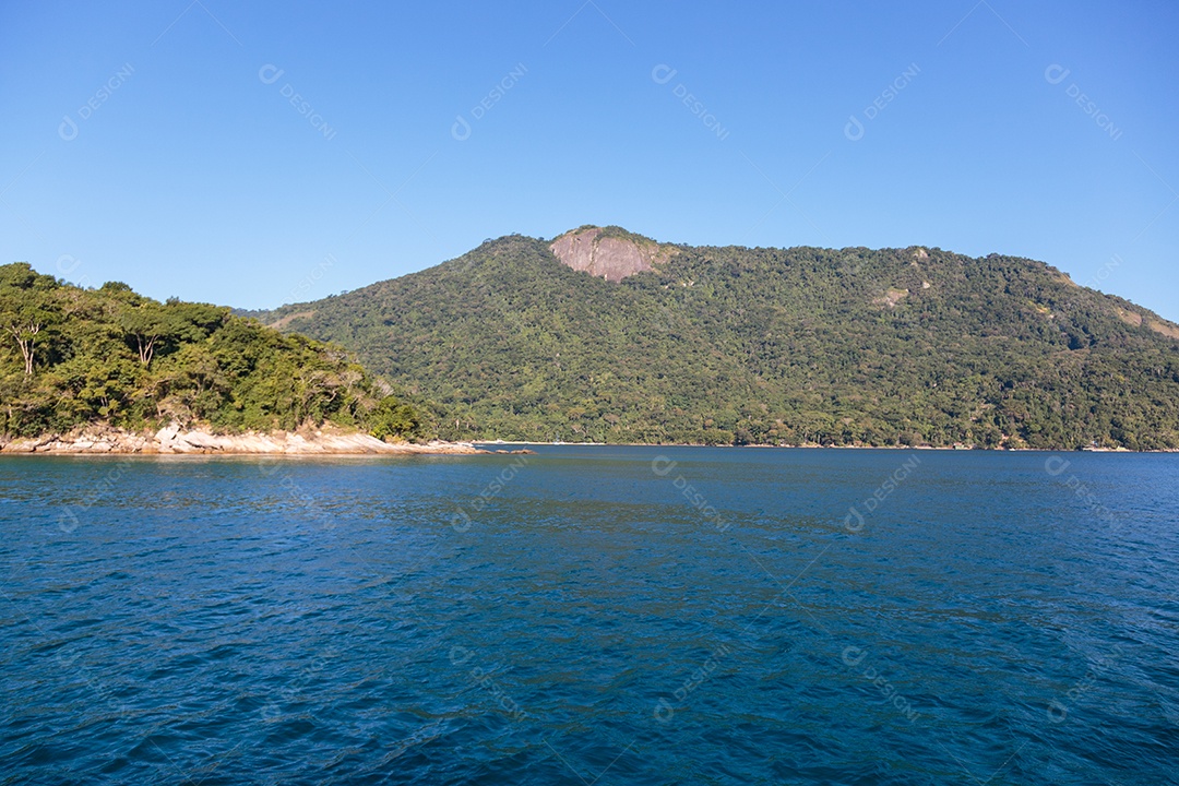 vista da grande ilha de Angra dos Reis, no Rio de Janeiro