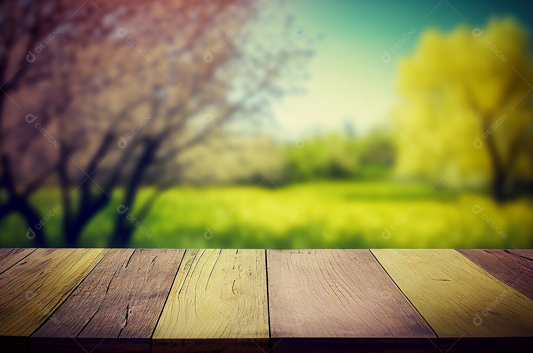 Mesa de madeira vazia abstrata com espaço de cópia sobre fundo desfocado de primavera e verão