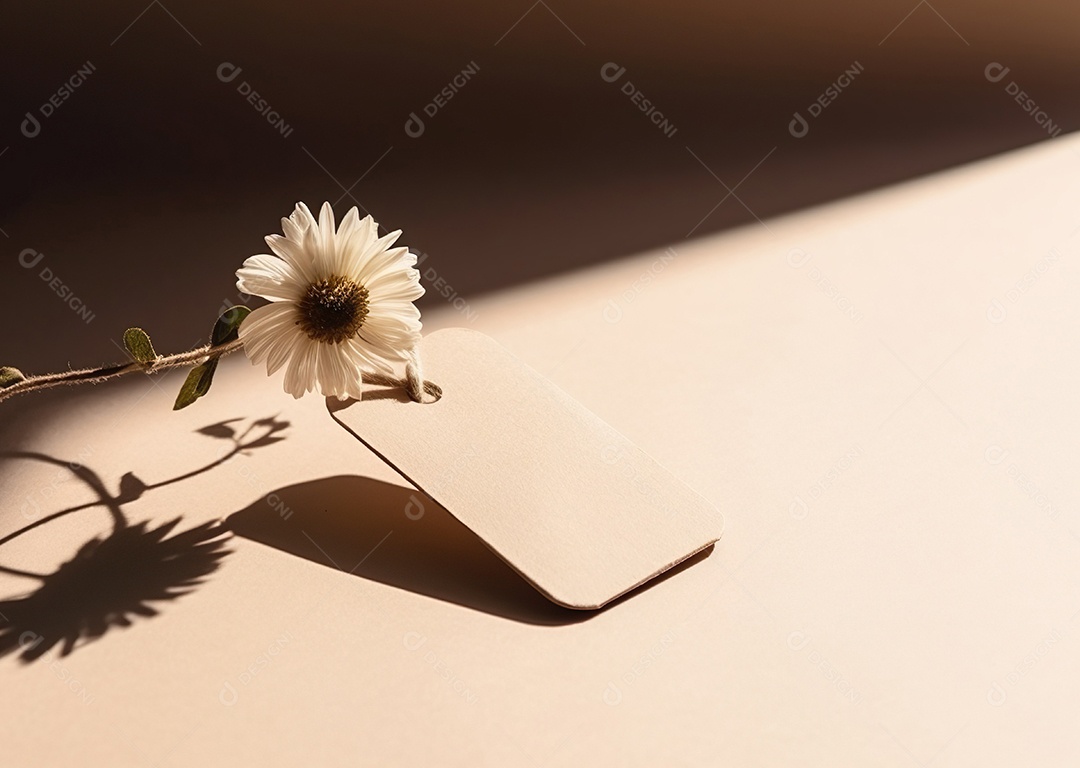 Maquete vazia em branco da etiqueta na planta verde para marcar uma loja orgânica natural