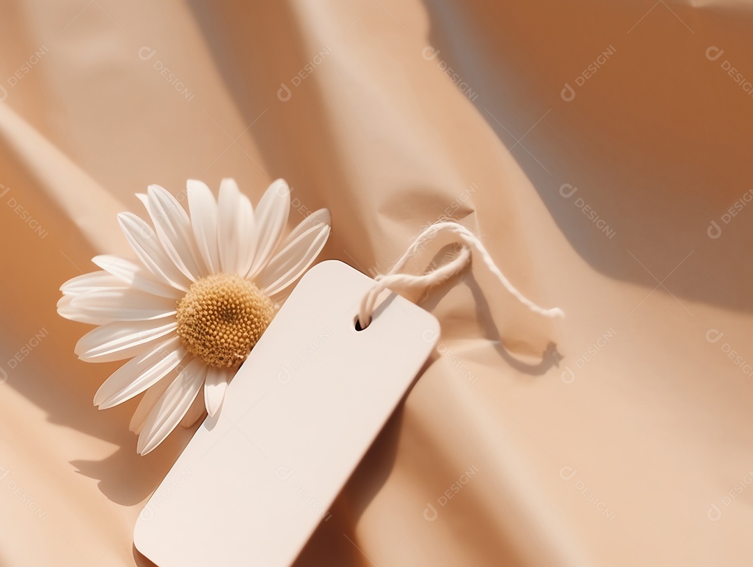 Maquete vazia em branco da etiqueta na planta verde para marcar uma loja orgânica natural