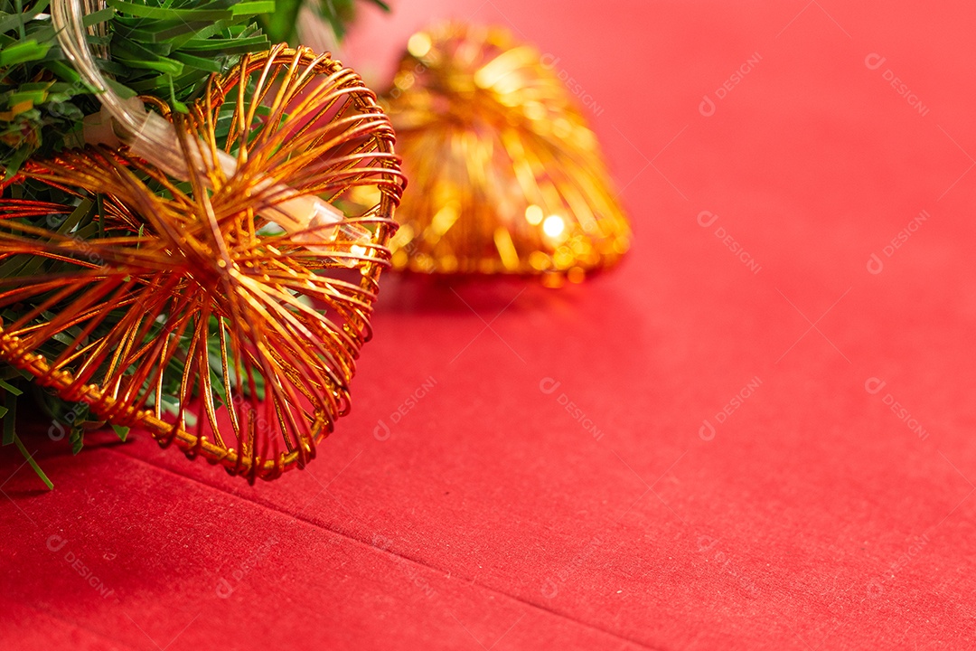 Decoração detalhada de enfeites natalinos