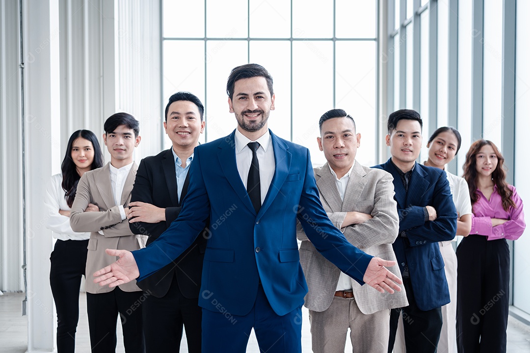 O recrutamento seletivo de novas carreiras se junta à sua equipe.