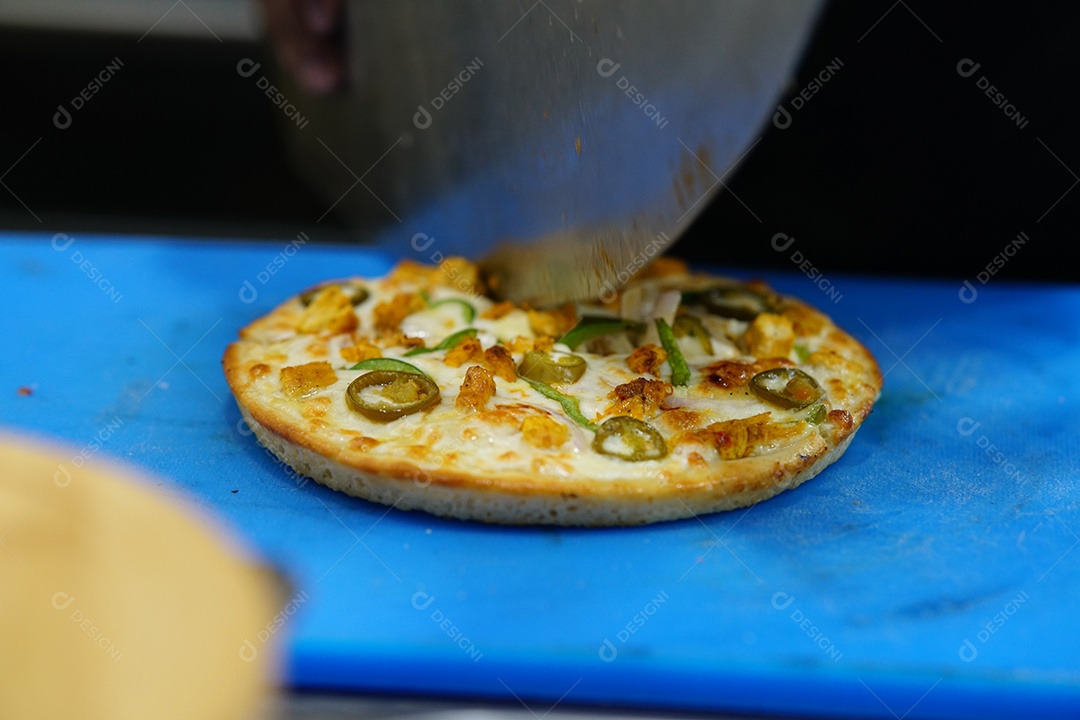 Deliciosa pizza de frango com catupiry