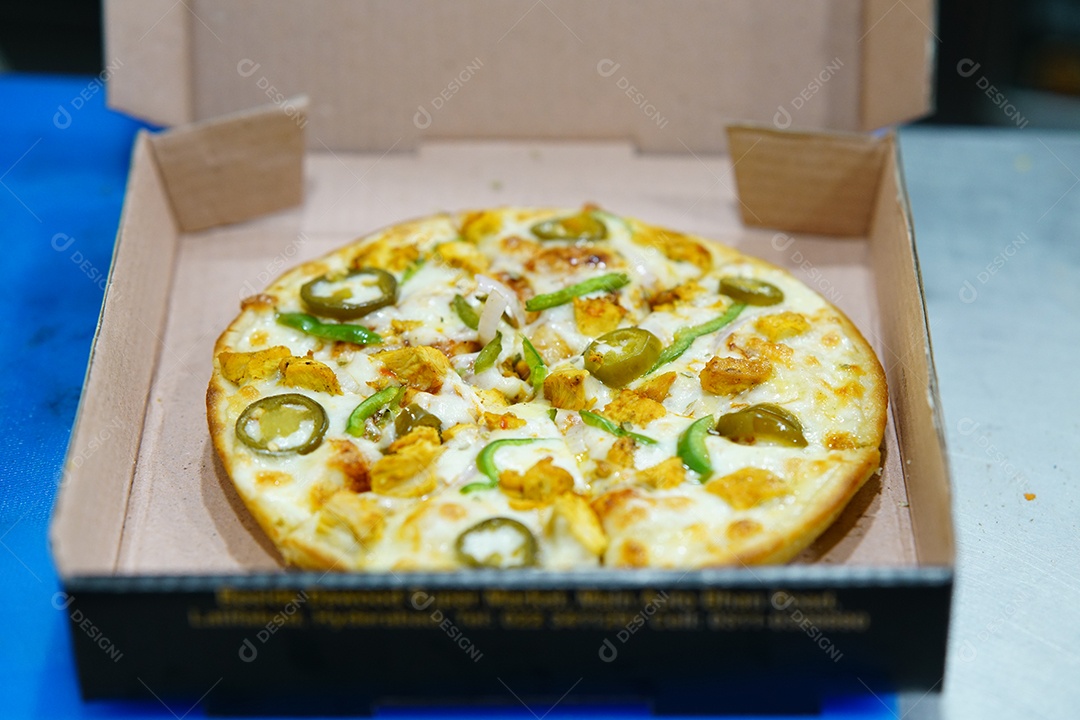 Deliciosa pizza de frango com catupiry
