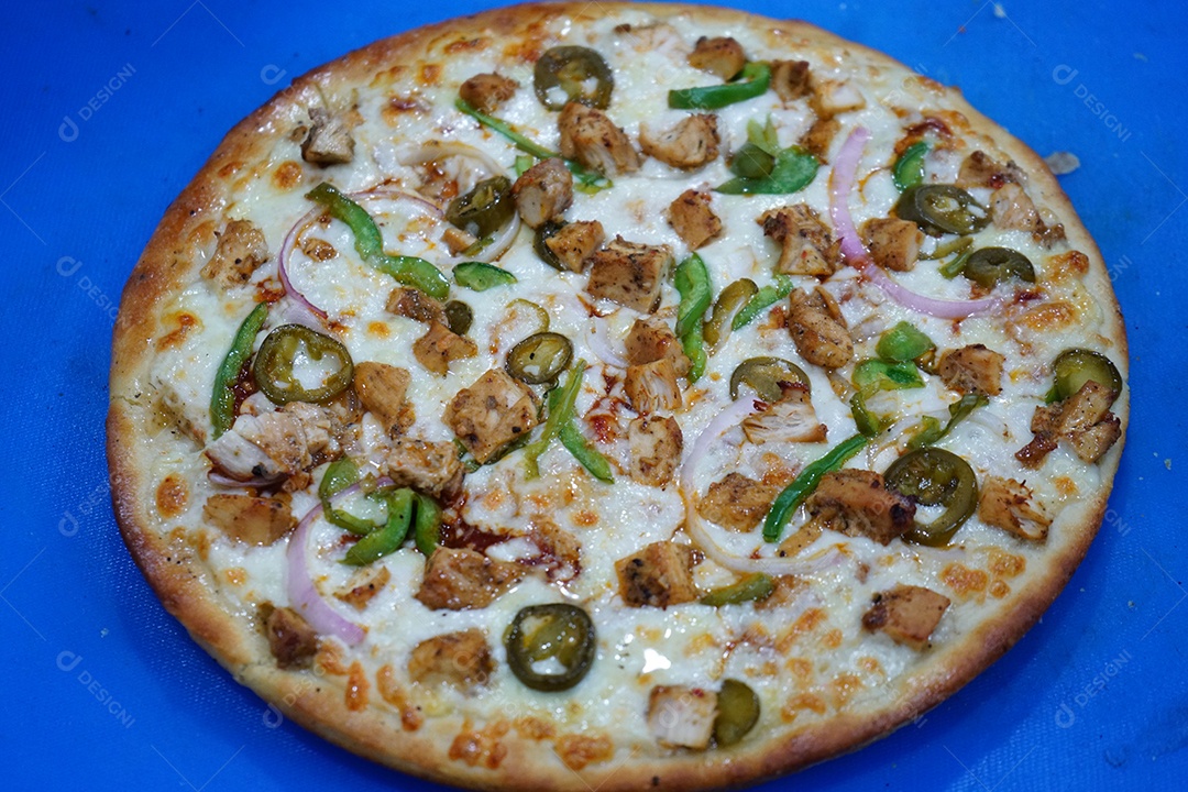 Deliciosa pizza de frango com catupiry