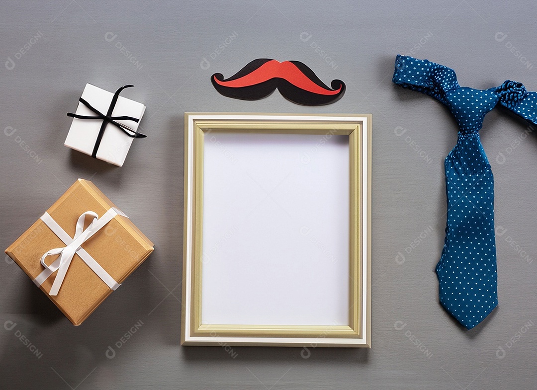 Uma moldura vazia, um bigode de papel, um botão de camisa