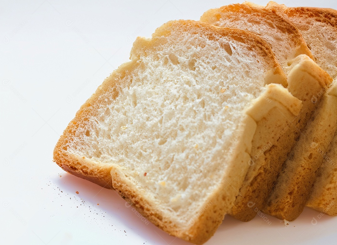 Fatia De Pão Em Fundo Branco