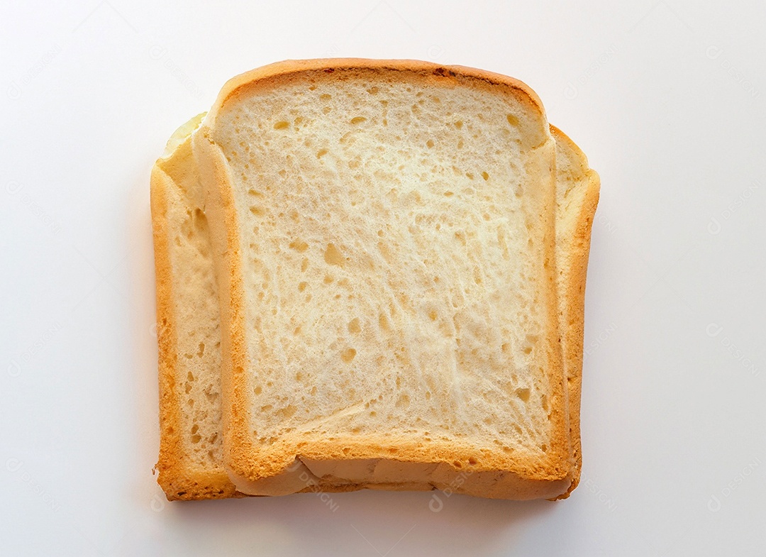 Fatia de pão de forma sobre fundo branco