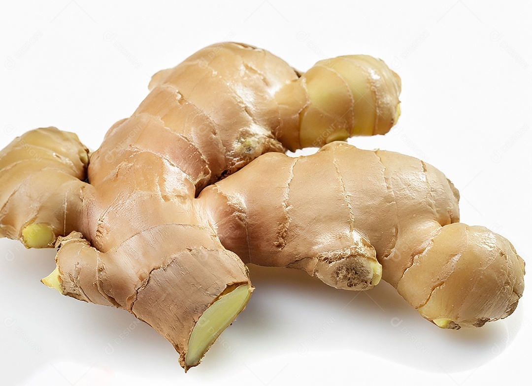 Gengibre em fundo branco