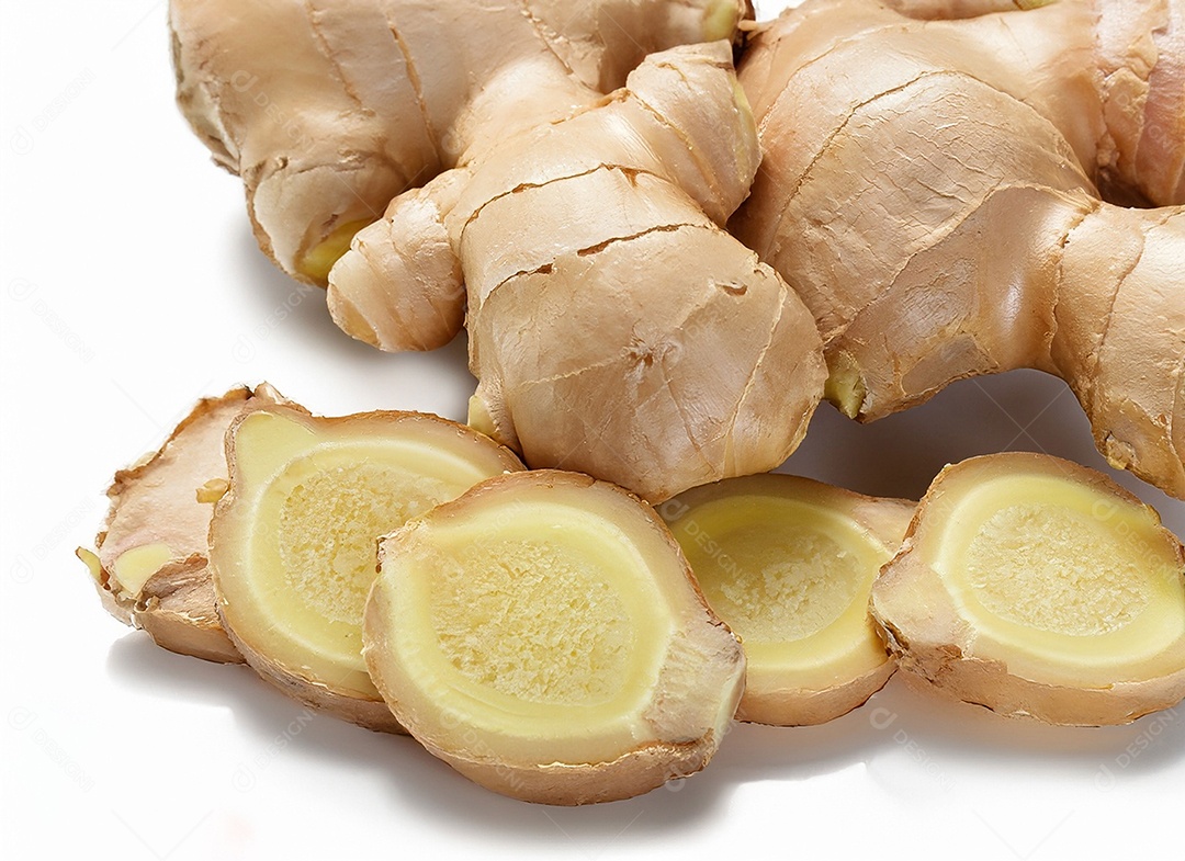 Gengibre em fundo branco