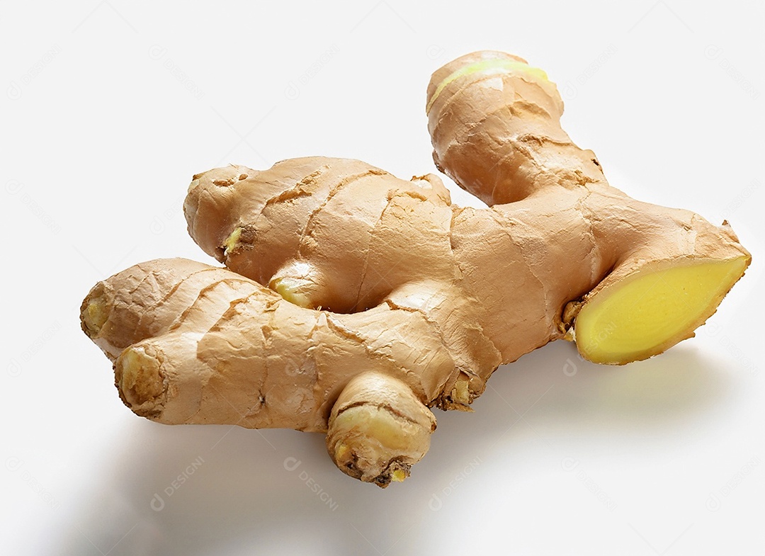 Gengibre em fundo branco