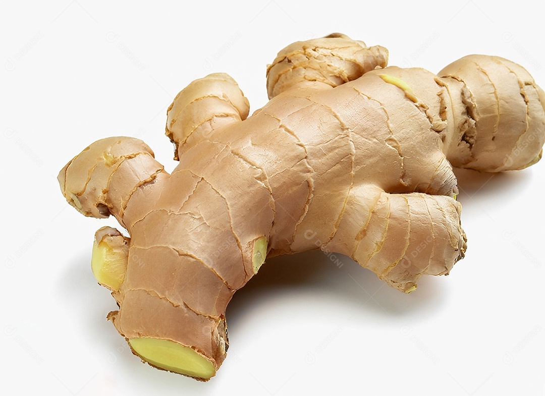 Gengibre em fundo branco