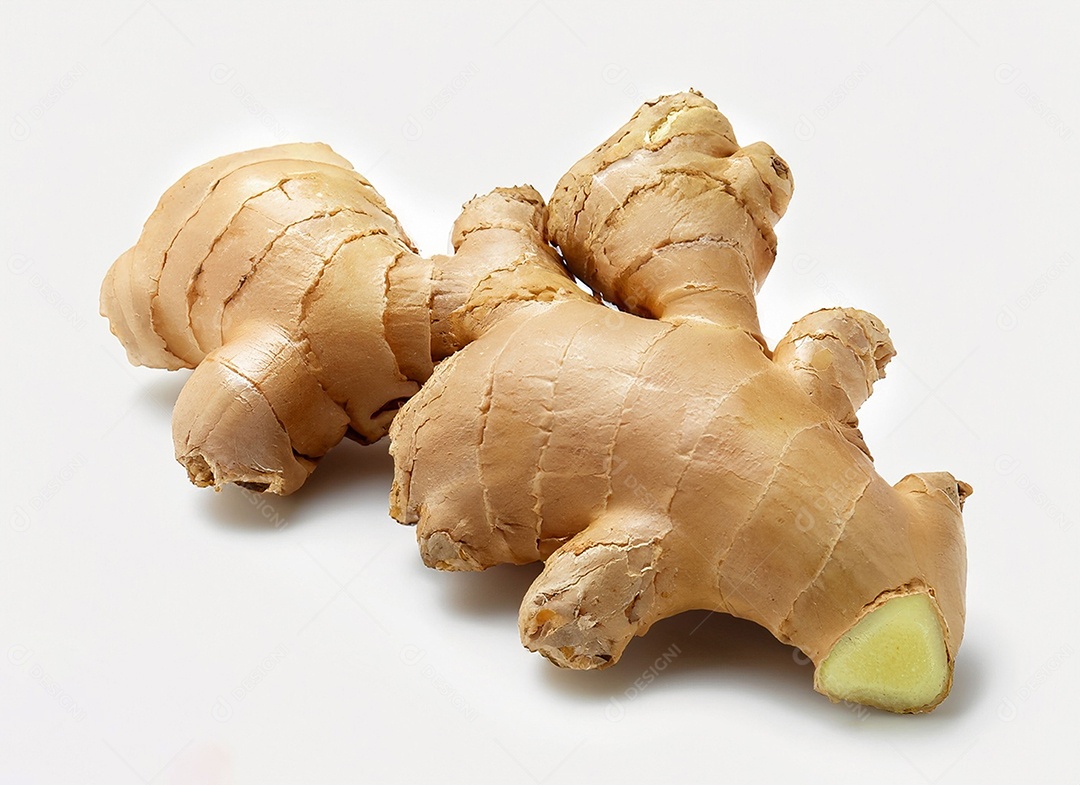 Gengibre em fundo branco