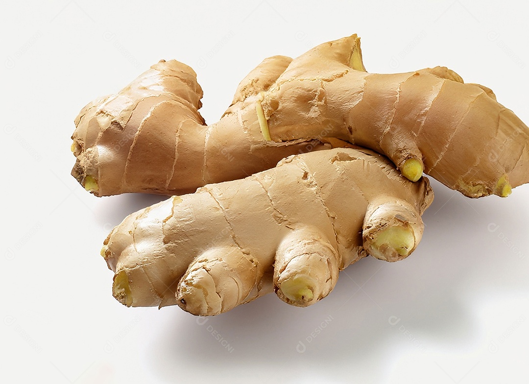 Gengibre em fundo branco