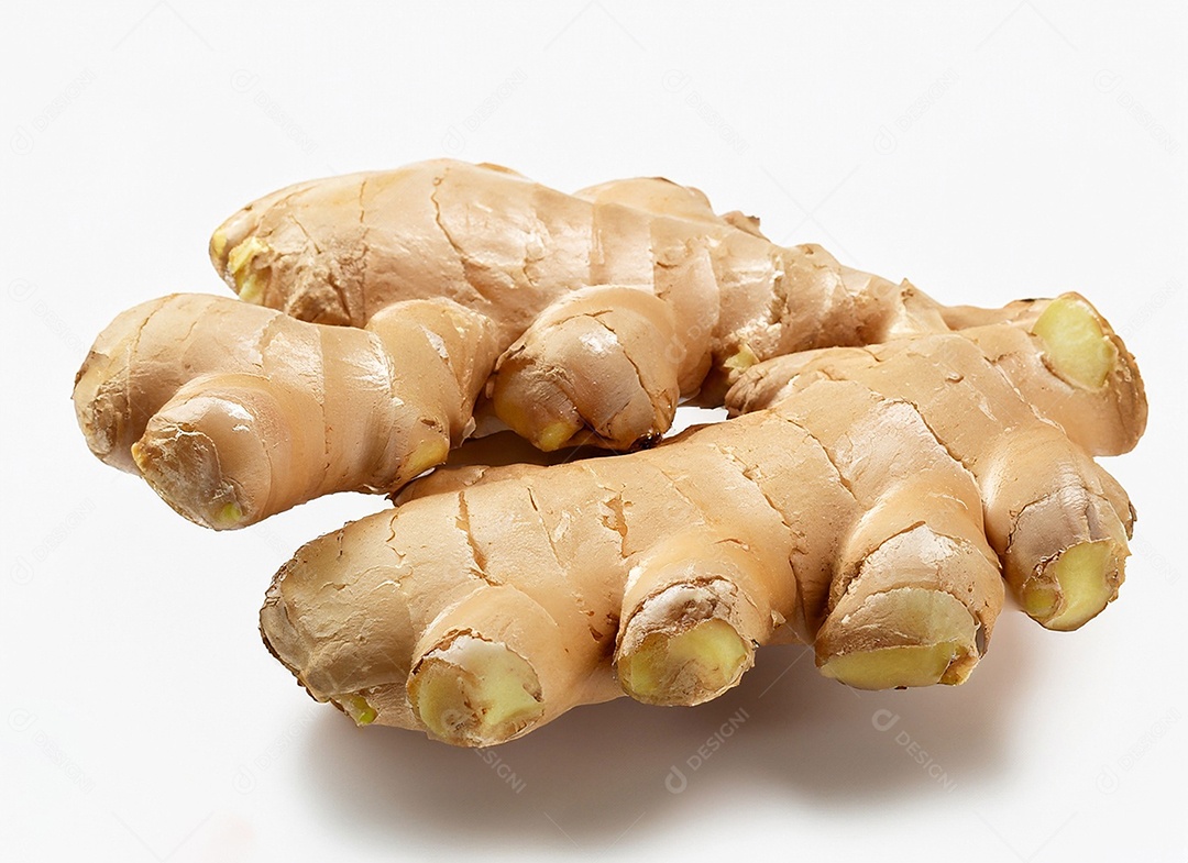 Gengibre em fundo branco