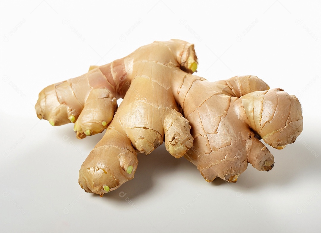 Gengibre em fundo branco