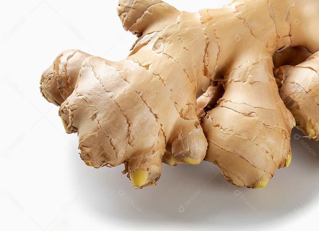 Gengibre em fundo branco