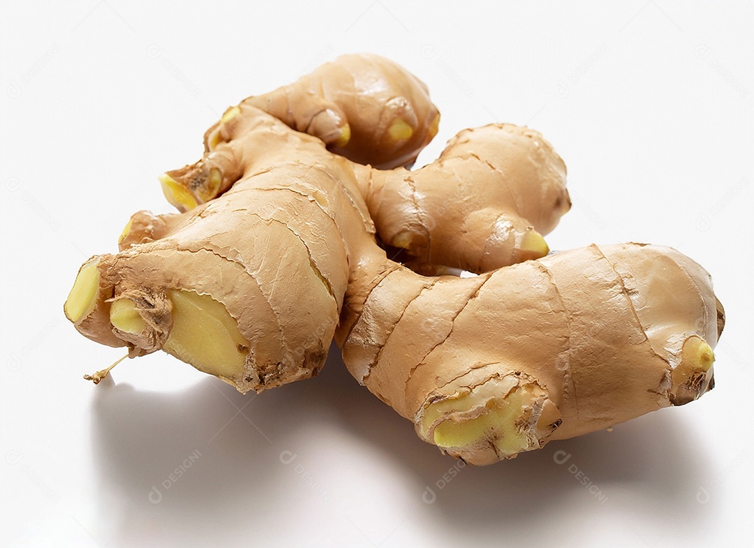 Gengibre em fundo branco