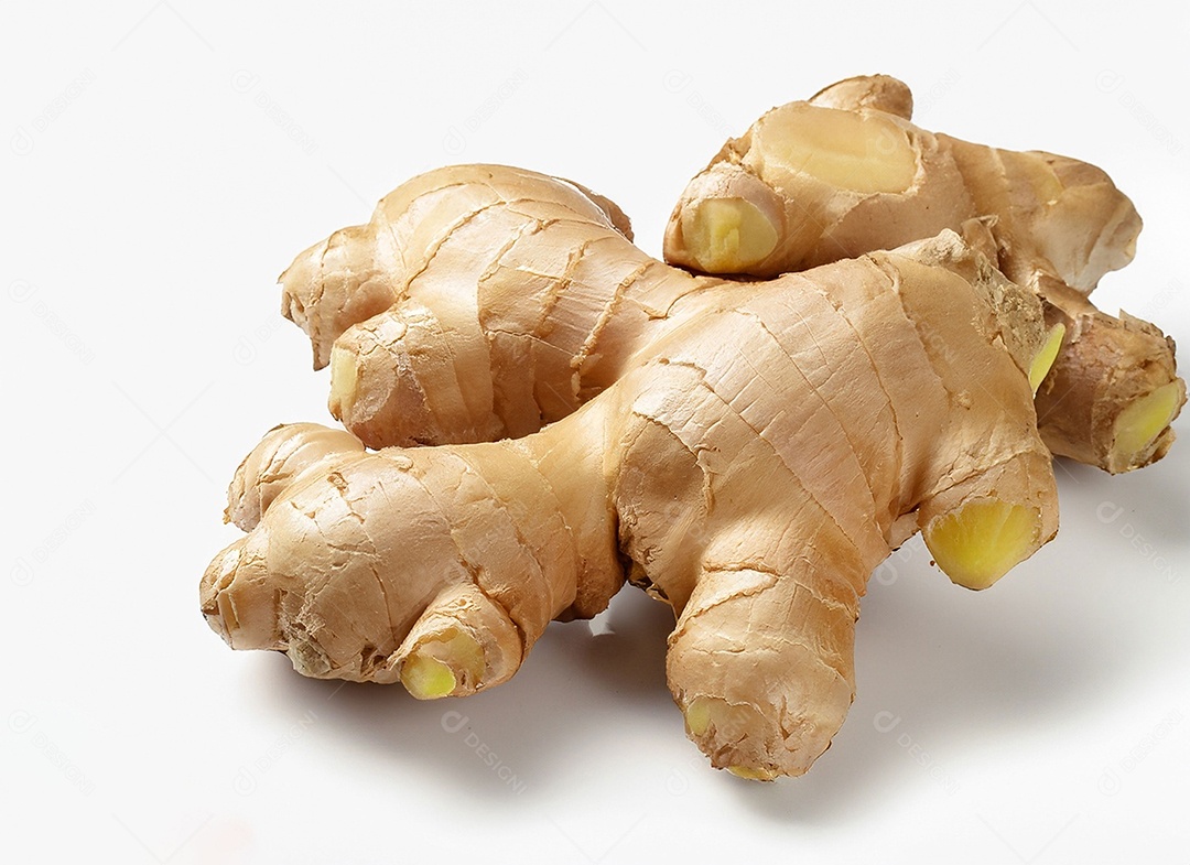 Gengibre em fundo branco