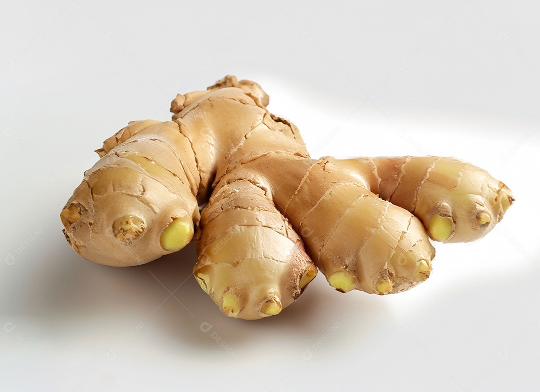 Gengibre em fundo branco