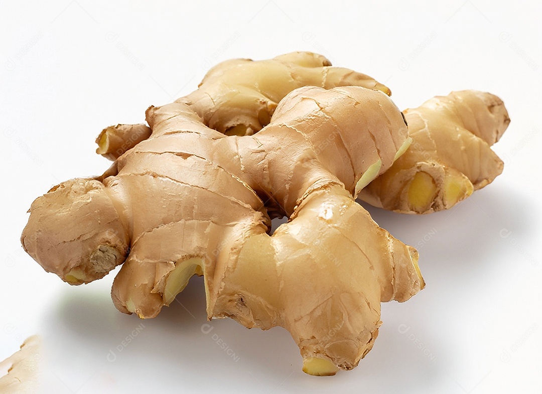 Gengibre em fundo branco
