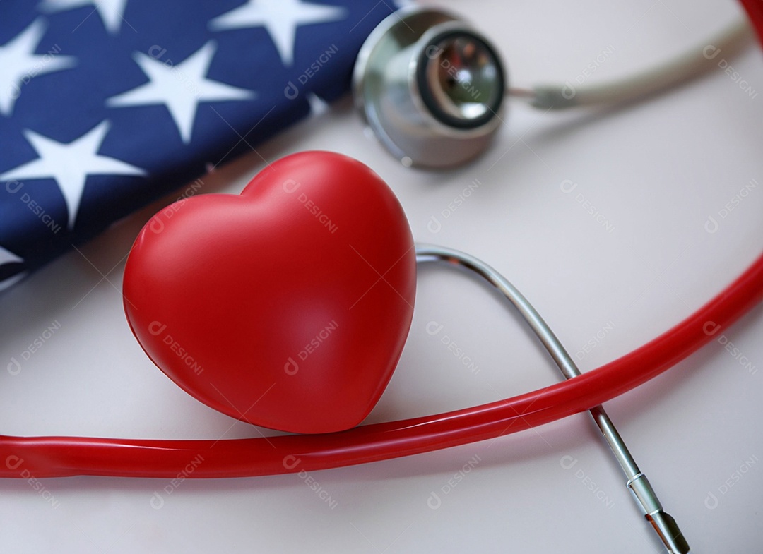 Estetoscópio com coração vermelho