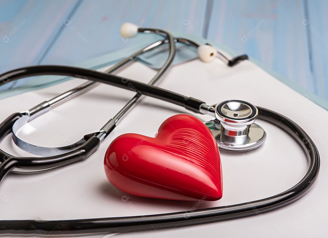 Estetoscópio com coração vermelho