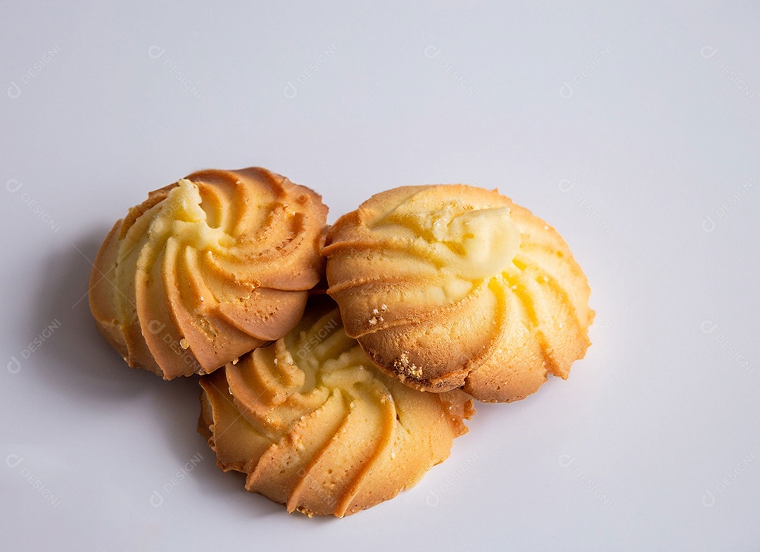 Biscoitos De Manteiga Em Fundo Branco
