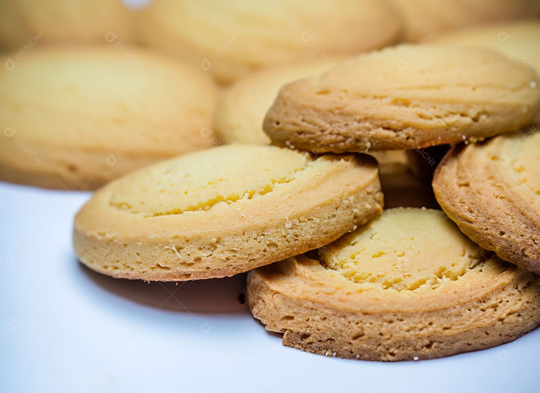 Biscoitos De Manteiga Em Fundo Branco