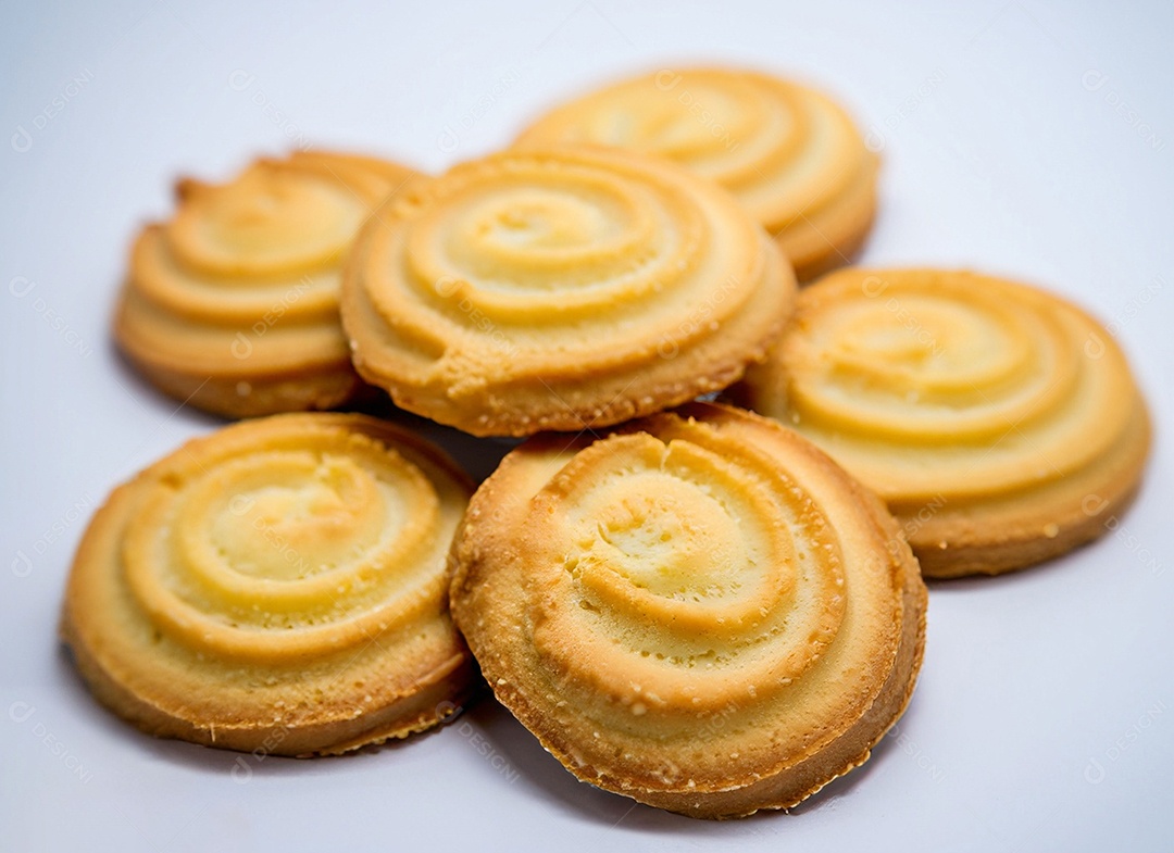 Biscoitos De Manteiga Em Fundo Branco
