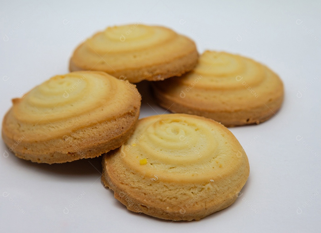 Biscoitos De Manteiga Em Fundo Branco