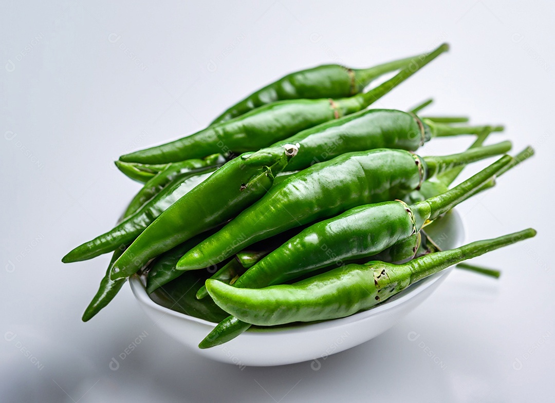 Pimentão Verde Em Fundo Branco