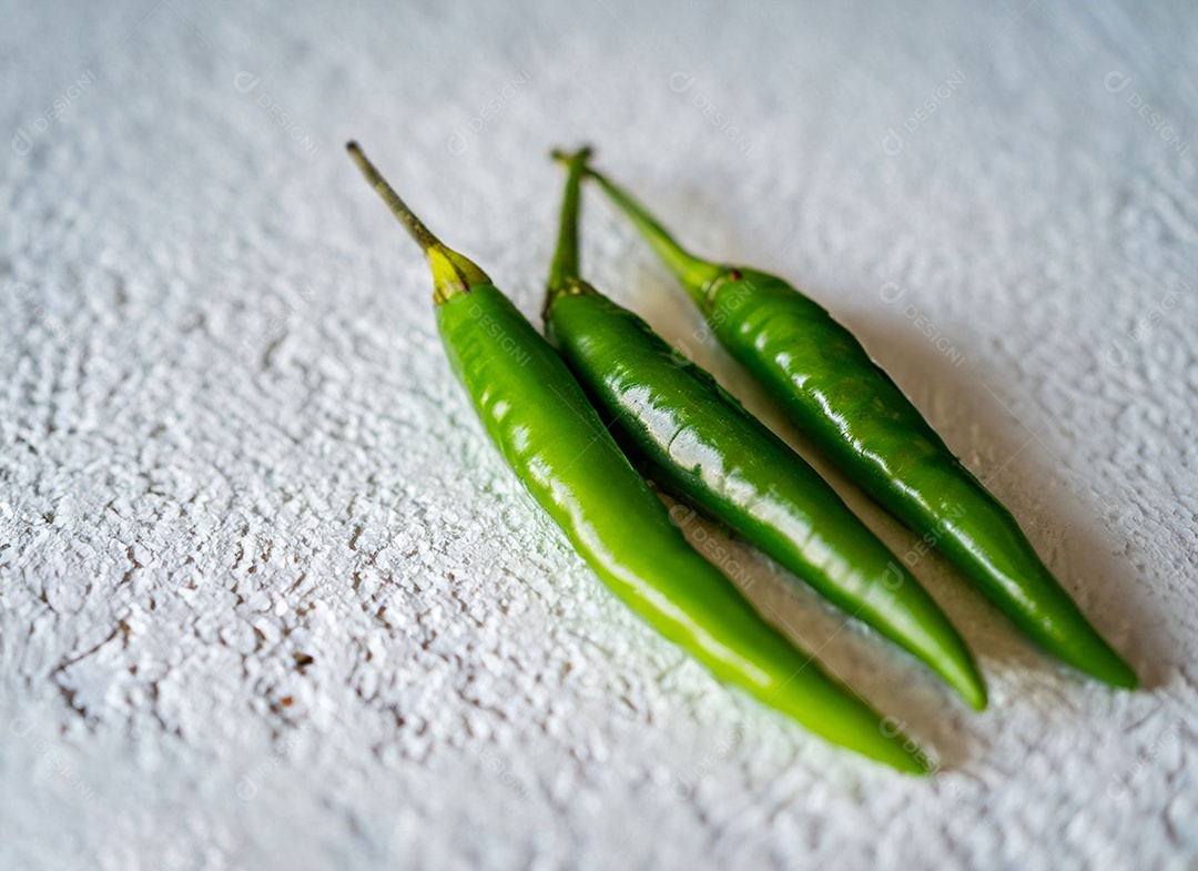 Pimentão Verde Em Fundo Branco