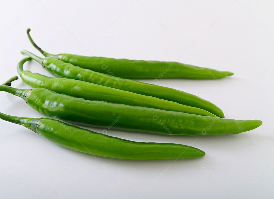 Pimentão Verde Em Fundo Branco
