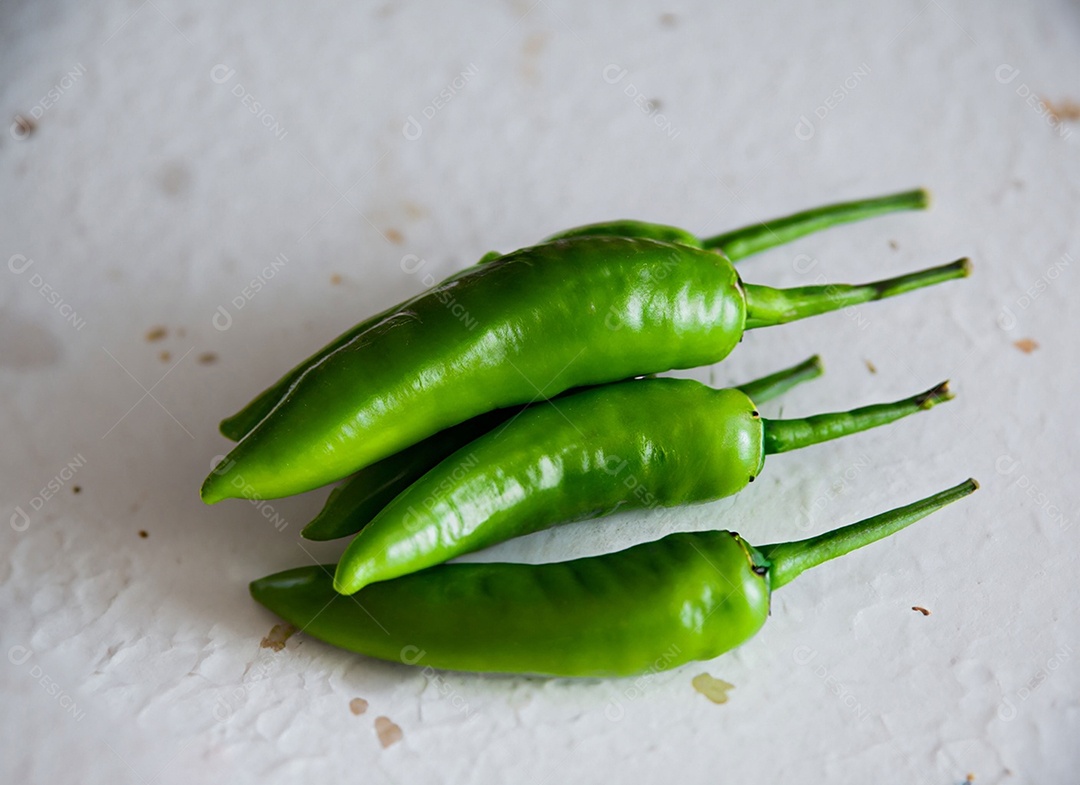 Pimentão Verde Em Fundo Branco