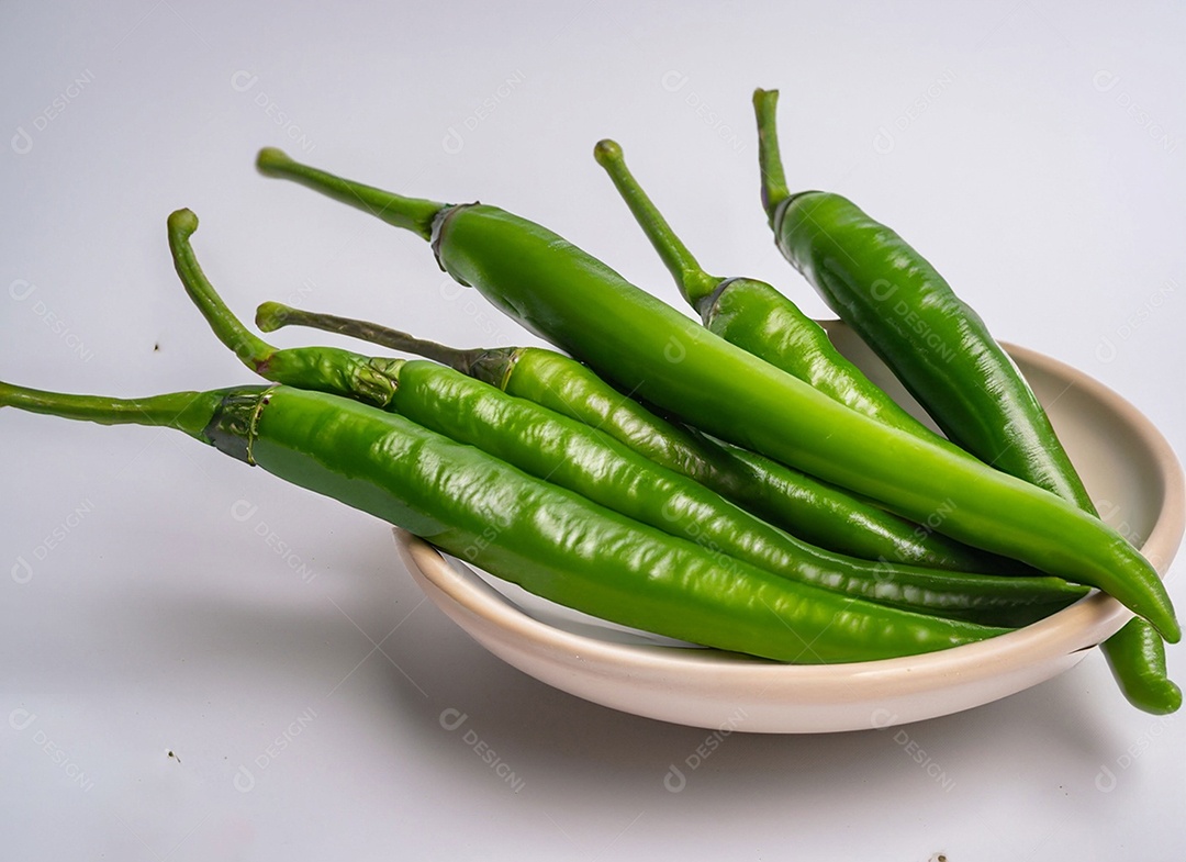 Pimentão Verde Em Fundo Branco
