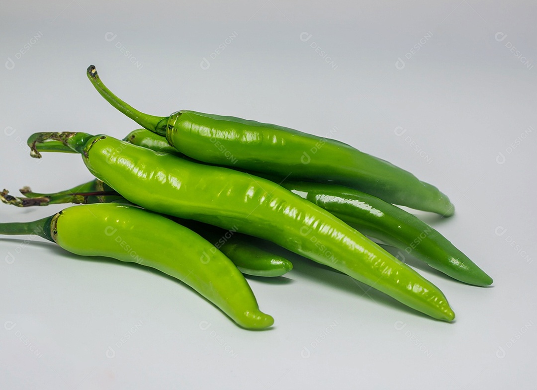 Pimentão Verde Em Fundo Branco