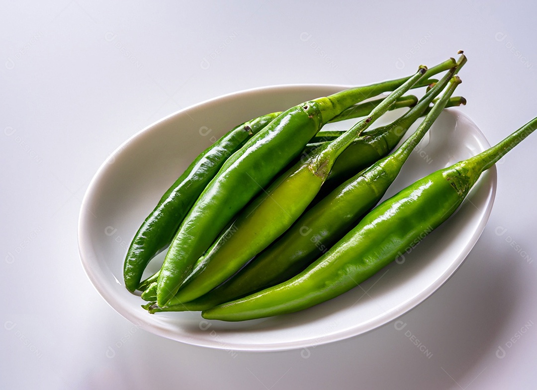 Pimentão Verde Em Fundo Branco