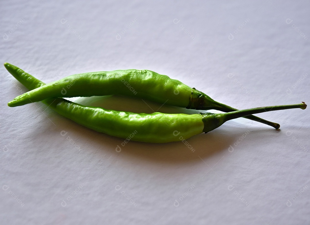 Pimentão Verde Em Fundo Branco