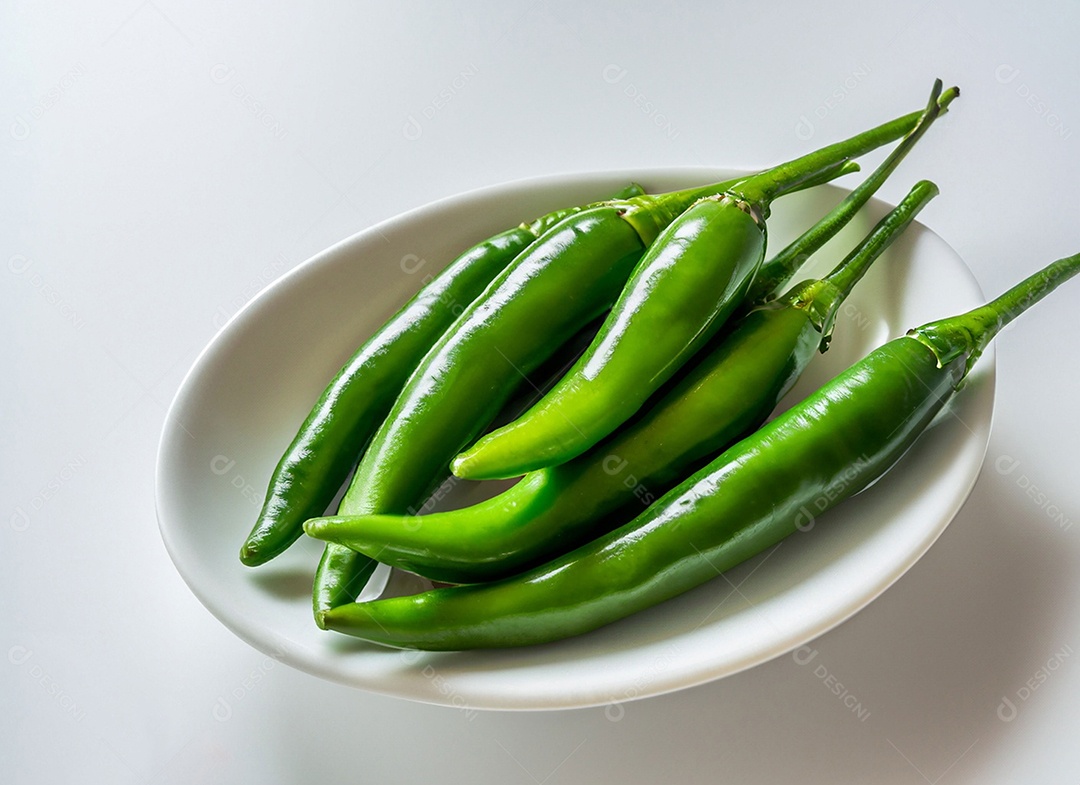 Pimentão Verde Em Fundo Branco