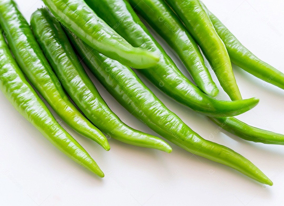 Pimentão Verde Em Fundo Branco