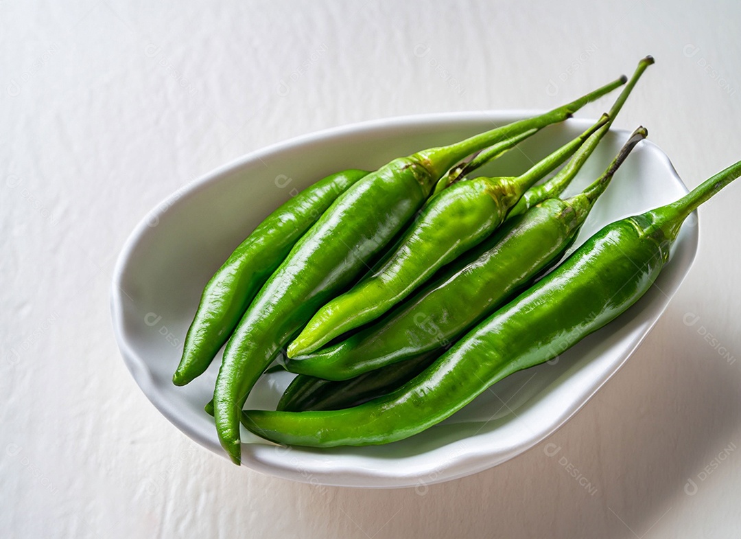 Pimentão Verde Em Fundo Branco