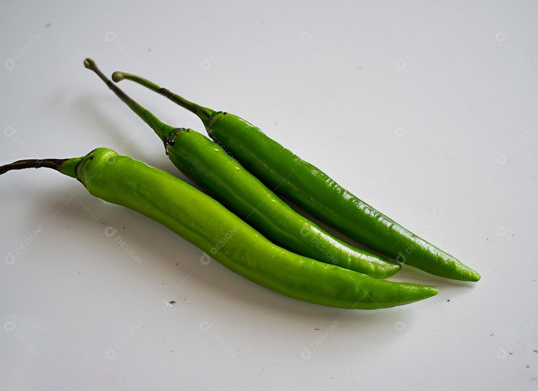 Pimentão Verde Em Fundo Branco